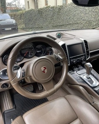 Porsche Cayenne cena 95000 przebieg: 311000, rok produkcji 2010 z Warszawa małe 106
